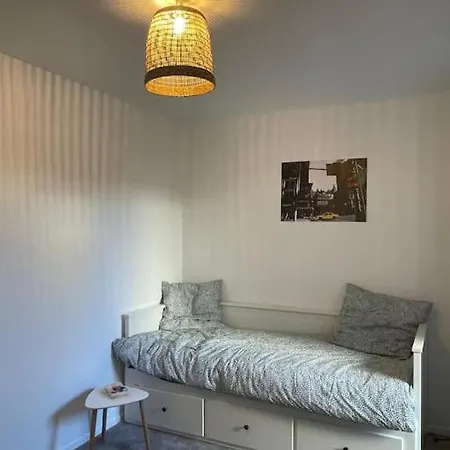 Apartamento 28 M2 & Jardin Privatif 20 M2 Montigny-le-Bretonneux