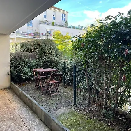 28 M2 & Jardin Privatif 20 M2 *